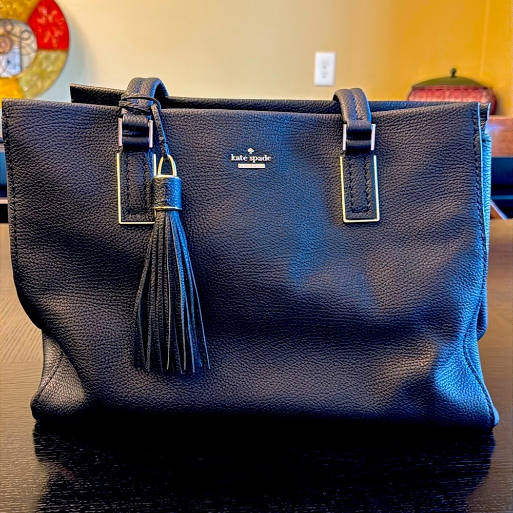Kate Spade Elegant Black Leather Shoulder Bag